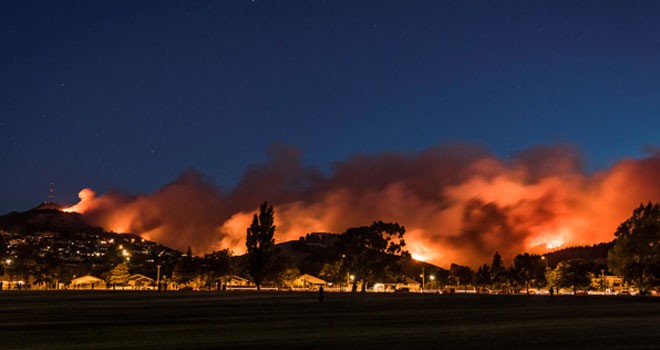 Yeni Zelanda'da yangın nedeniyle 700 kişiye tahliye