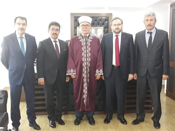 Argun, Din İşleri Başkanı Prof. Dr. Talip Atalay'ı ziyaret ederek görüştü