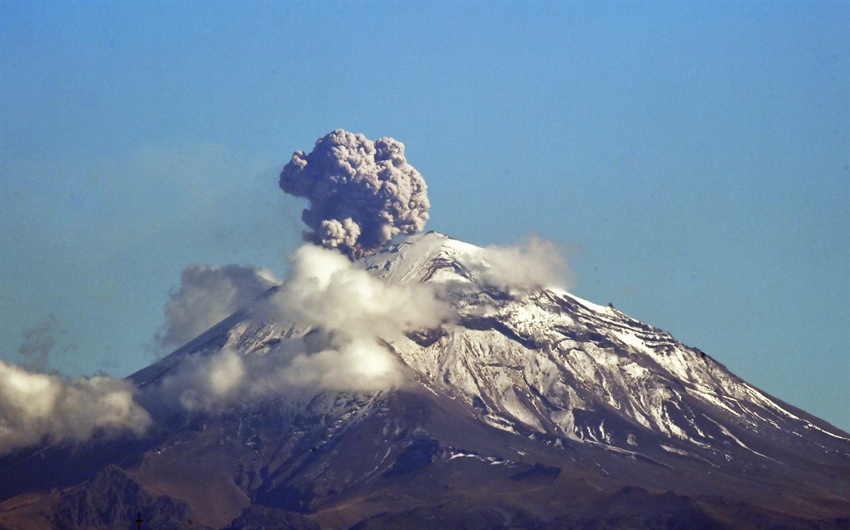 Popocatepetl yanardağında patlama