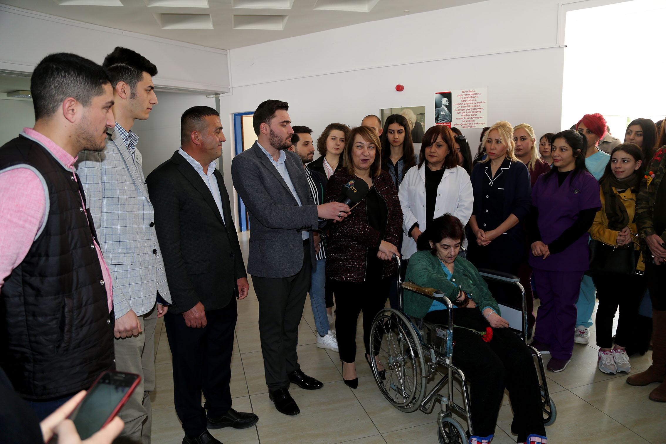 Yaklaşık 200 genç Bülent Ecevit Rehabilitasyon Merkezi’ni ziyaret etti