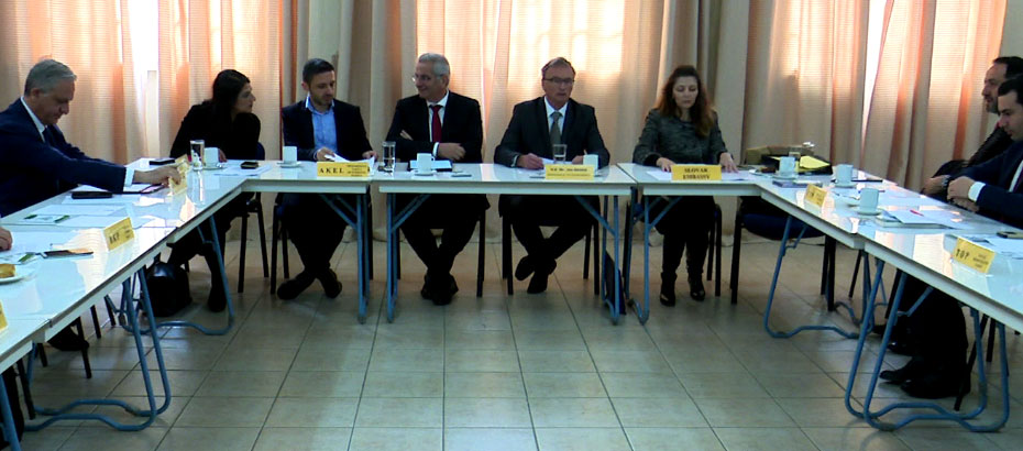Kıbrıslı Türk ve Rum siyasi partiler ara bölgede biraraya geldi
