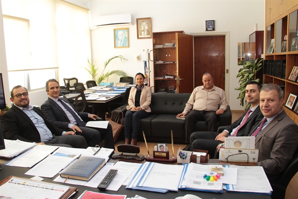 Muhtaroğlu, Kıbrıs Türk Sanayi Adası ve Kıbrıs Türk Otelciler birliği yetkileriyle bir araya geldi