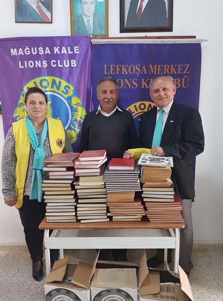 Lefkoşa Merkez ve Mağusa Kale Lions Kulüpleri, 100 ansiklopedi ve eğitim kitabını Esentepe İlkokulu'na bağışladı