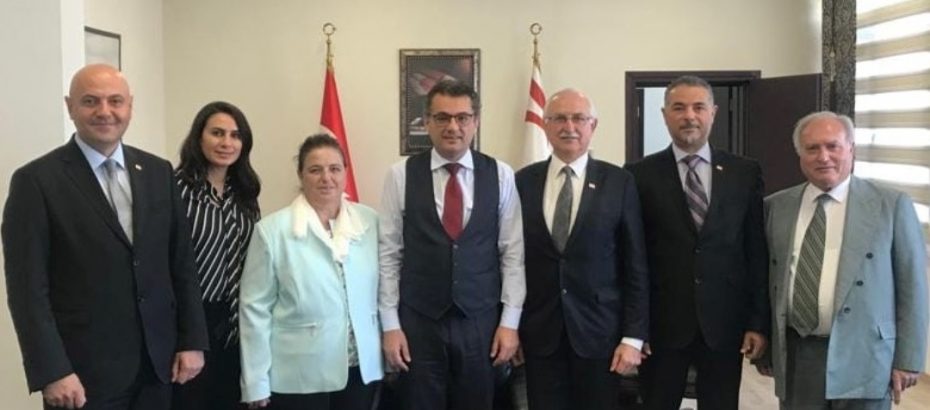 Kuzey Kıbrıs Türk Kızılay Derneği, Başbakan’i ziyaret etti