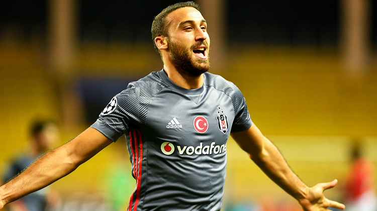 Cenk Tosun: Türkiye'de sadece Beşiktaş'ta oynarım