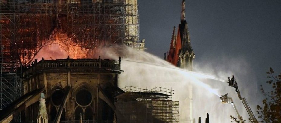 Notre Dame yangınında ‘kısa devre’ şüphesi