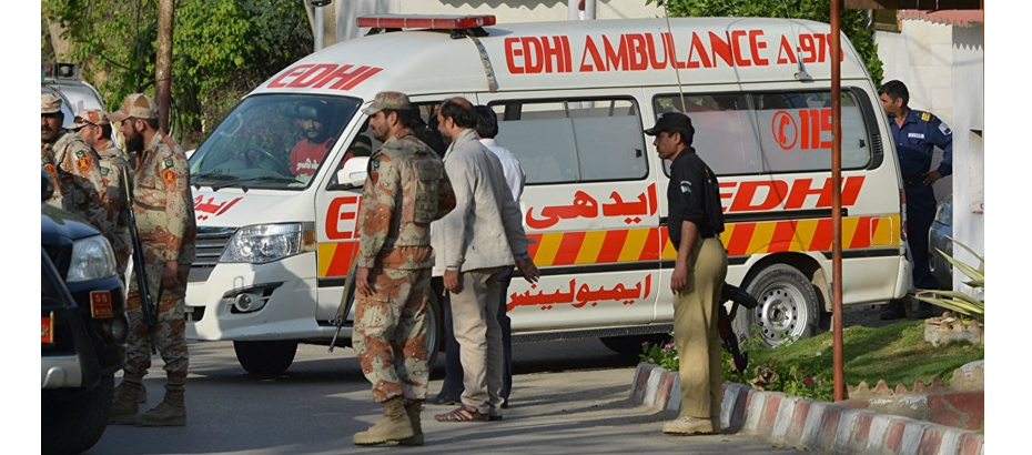 Pakistan’da otobüs devrildi: 8 ölü, 44 yaralı