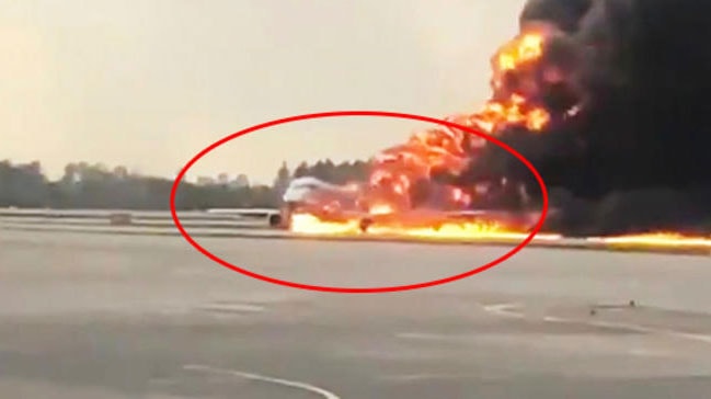 Rusya’da yolcu uçağı iniş yaparken alev aldı: 41 ölü