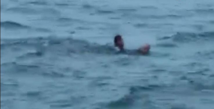 Girne'de denize düşen bir kişi boğularak hayatını kaybetti