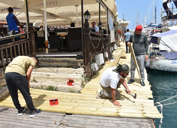 Girne Antik Liman’da acil yapılması öngörülen bazı tamirat, tadilat ve onarım işlerini gerçekleştirdi