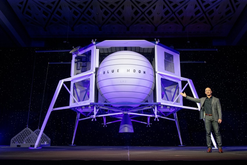 Mavi Ay: Amazon'un patronu Jeff Bezos 2024'te Ay'a inmesi planlanan aracı tanıttı