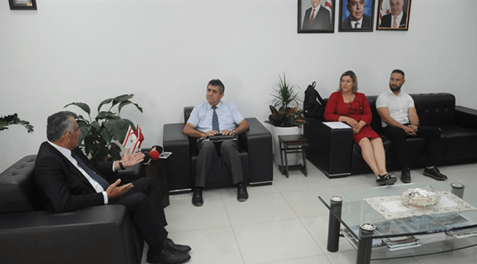 Milli Eğitim ve Kültür Bakanı Çavuşoğlu, KTÖS heyetini kabul etti