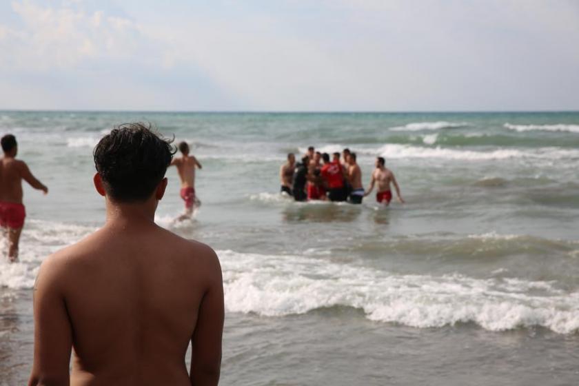 Kaplıca Halk plajında 5 kişi boğulma tehlikesi geçirdi