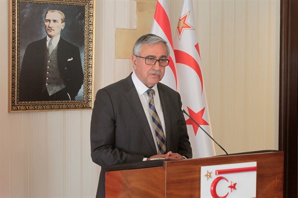 Cumhurbaşkanı Akıncı, Başbakan Tatar ve Spehar ile yaptığı görüşmenin ardından basın toplantısı düzenledi