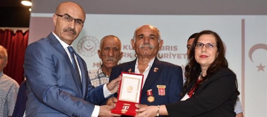 Kıbrıs Türk Barış Harekatı Gazilerine Adana’da madalya ve beraat verildi