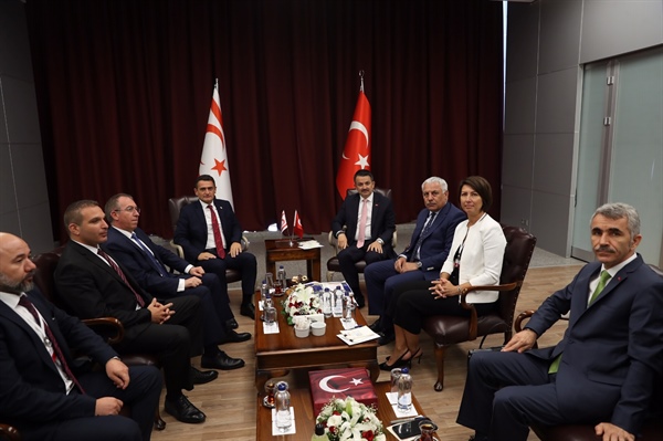 Oğuz, Ankara'da mevkidaşları ile üst düzey yuvarlak masa toplantısına katıldı