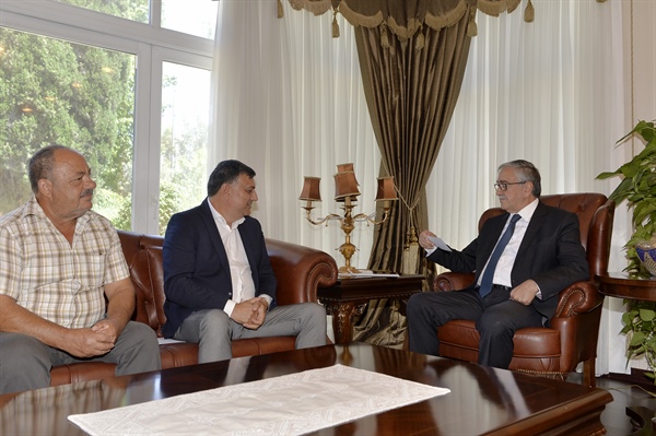 Cumhurbaşkanı Mustafa Akıncı, Beyarmudu Belediye Başkanı İlker Edip’i kabul etti