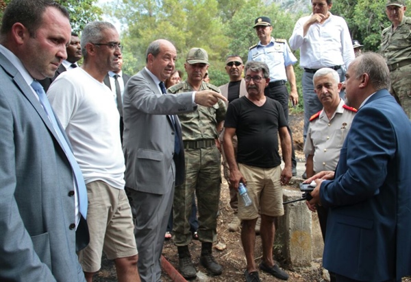 Başbakan Tatar, Ciklos’taki yangın bölgesinde incelemelerde bulundu
