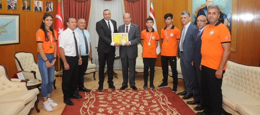 “Spor yapan gençler ülkenin geleceğine yatırım”