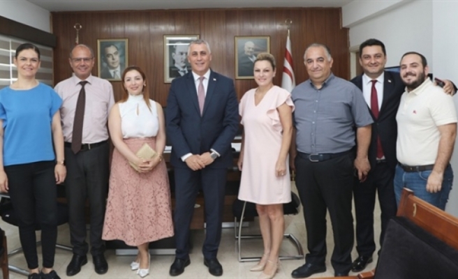 Kıbrıs Türk Televizyonları Birliği heyeti, Bakan Amcaoğlu ile görüştü