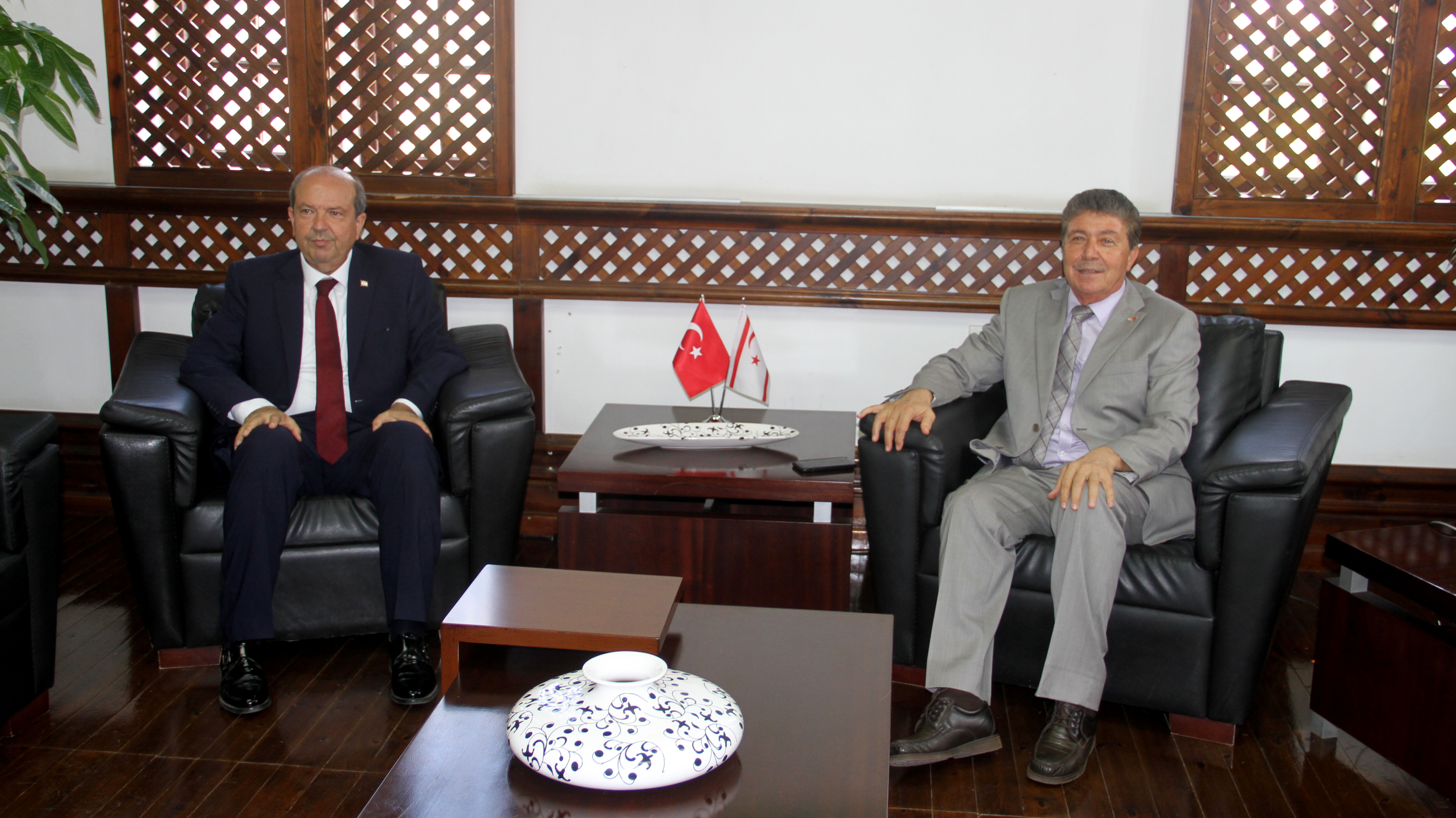 Başbakan Tatar, Turizm ve Çevre Bakanı Üstel’i, Turizm ve Çevre Bakanlığı’nda ziyaret etti