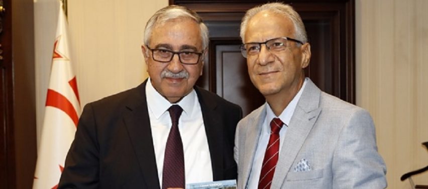 Cumhurbaşkanı Akıncı, emekli bürokrat, yazar Levent Dirençay’ı kabul ederek görüştü