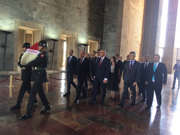 Başbakan Ersin Tatar, Anıtkabir’i ziyaret etti