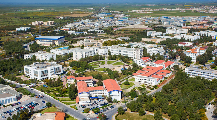 ‘UniRank’a göre DAÜ, Kıbrıs’ın en iyi üniversitesi’