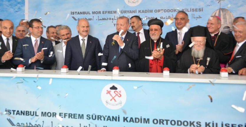 TC Cumhurbaşkanı Erdoğan ile Ekrem İmamoğlu temel atma töreninde buluştu
