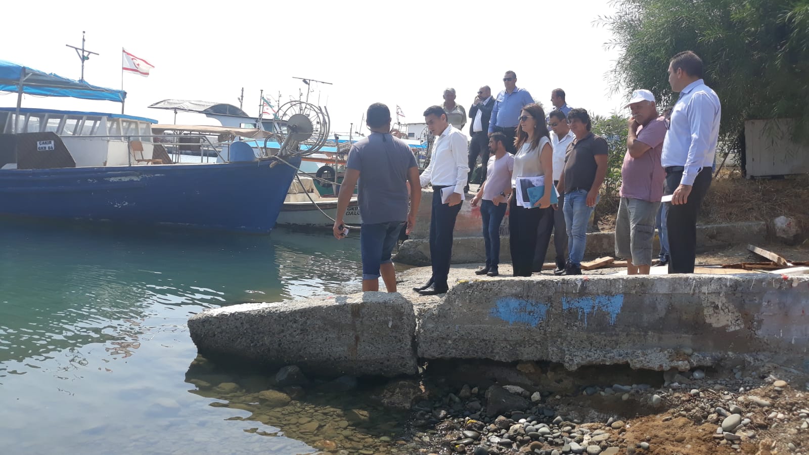 Bakan Oğuz Yedidalga'da balıkçı barınağında incelemelerde bulundu