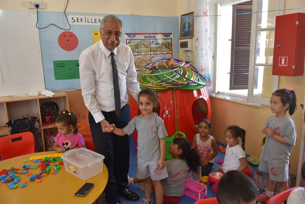 Girne Belediye Başkanı Güngördü: “En önemli yatırım eğitime yapılandır”