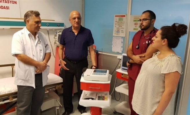 Ahmet Sanverler, Acil Servise EKG cihazı bağışladı