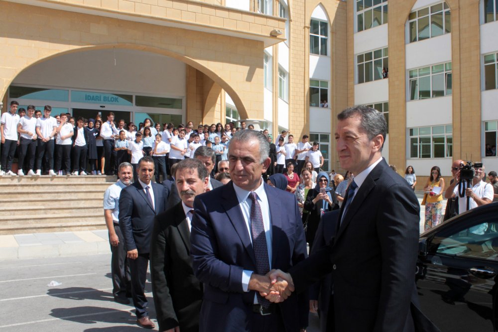 Türkiye Eğitim Bakanı Selçuk'tan Hala Sultan İlahiyat Kolejini ziyaret