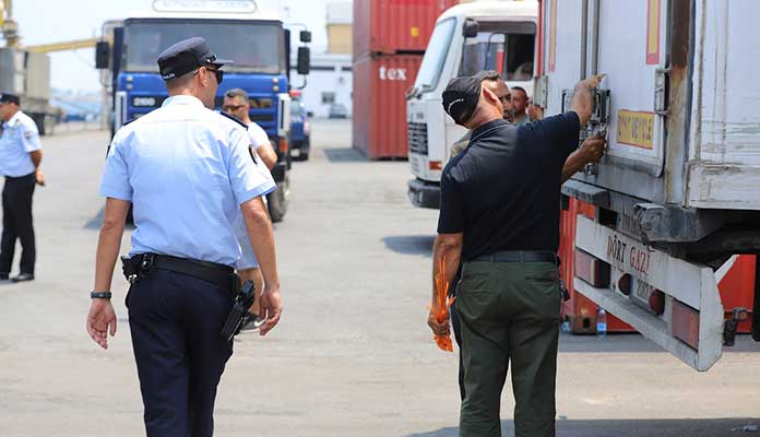 Gazimağusa Limanı’ndan bir tır araç içerisine gizlenerek KKTC’ye 10 kişi giriş yaptı