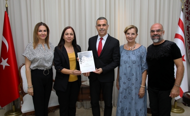 Uluçay,Kıbrıs Polifonik Korolar Derneği Otello Çoksesli Korosu yöneticilerini kabul etti