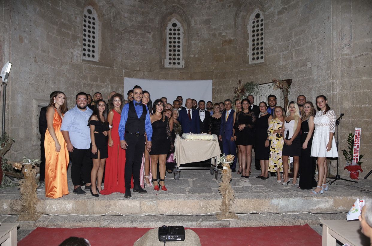 Tatar, ülkenin ilk yerli dizisi Aşk-ı Kıbrıs’ın galasına katıldı