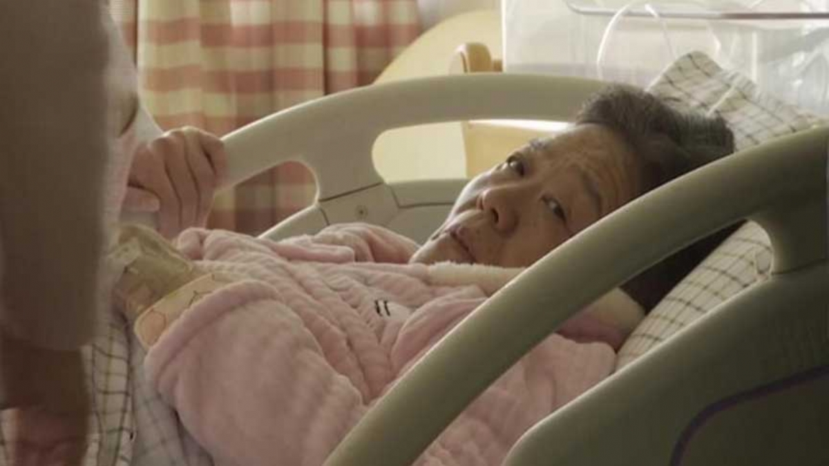 67 yaşındaki kadın doğal yolla hamile kaldı, kız bebek dünyaya getirdi