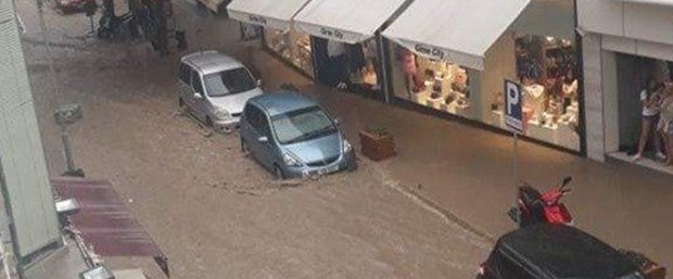 Bağımsızlık Yolu, su baskınlarından Girne Belediyesi'ni sorumlu tuttu
