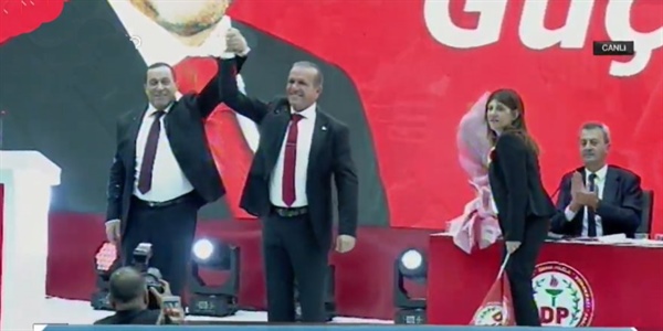 DP'de yeni başkan Fikri Ataoğlu...Denktaş gözyaşlarına hakim olamadı