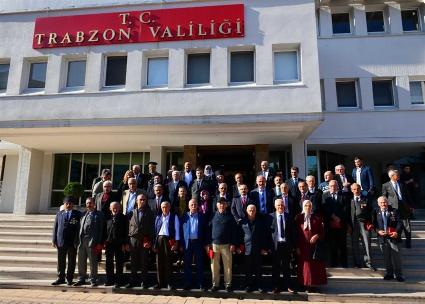 Trabzon’da, 72 Kıbrıs gazisine madalya ve berat verildi