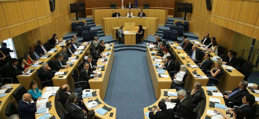 Güney Kıbrıs’ta milletvekili seçilme yaşı 25’ten 21’e düşürülecek