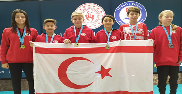 Ülkemiz yüzücüleri Türkiye’de gerçekleştirilen yarışlarda başarılı dereceler elde ettiler