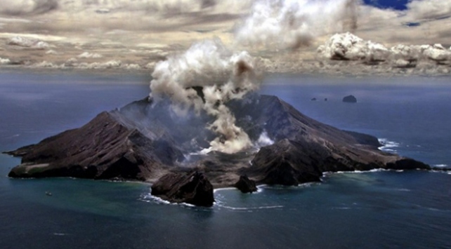 Yeni Zelanda’daki yanardağ patlamasında ölü sayısı 20’ye çıktı