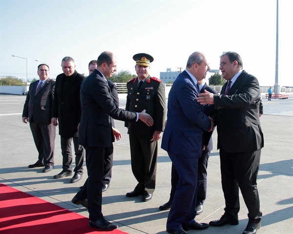 Tatar ve Özersay, Erdoğan'la görüşmek üzere İstanbul'a gitti