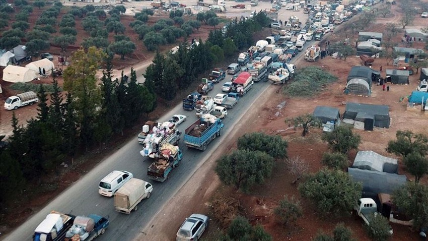İdlib’den Türkiye sınırı yakınına 20 bin sivil daha göç etti