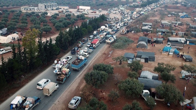 İdlib’den kaçan 90 bin sivil daha Türkiye sınırına göç etti