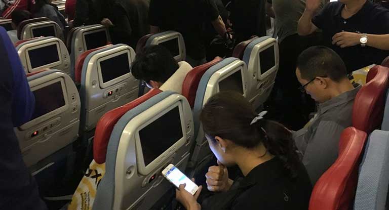 Uçakta cep telefonunu kapatmayana 2 bin 603 lira ceza