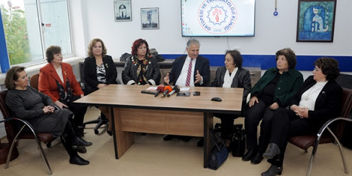 Kıbrıs Türk Kadınlar Birliği, Lefkoşa Devlet Hastanesi Ortopedi birimine dört buzdolabı bağışta bulundu