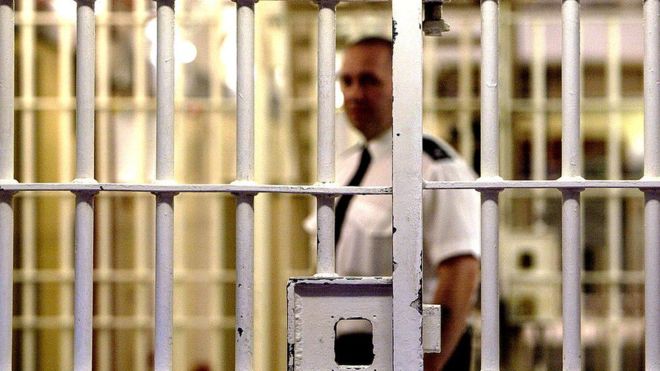 İngiltere’de salgın nedeniyle bazı tutuklu ve hükümlünün salıverilmesi değerlendiriliyor