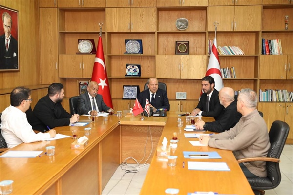 Başbakan Ersin Tatar, sağlık alanında faaliyet gösteren paydaşlar ile bir araya geldi